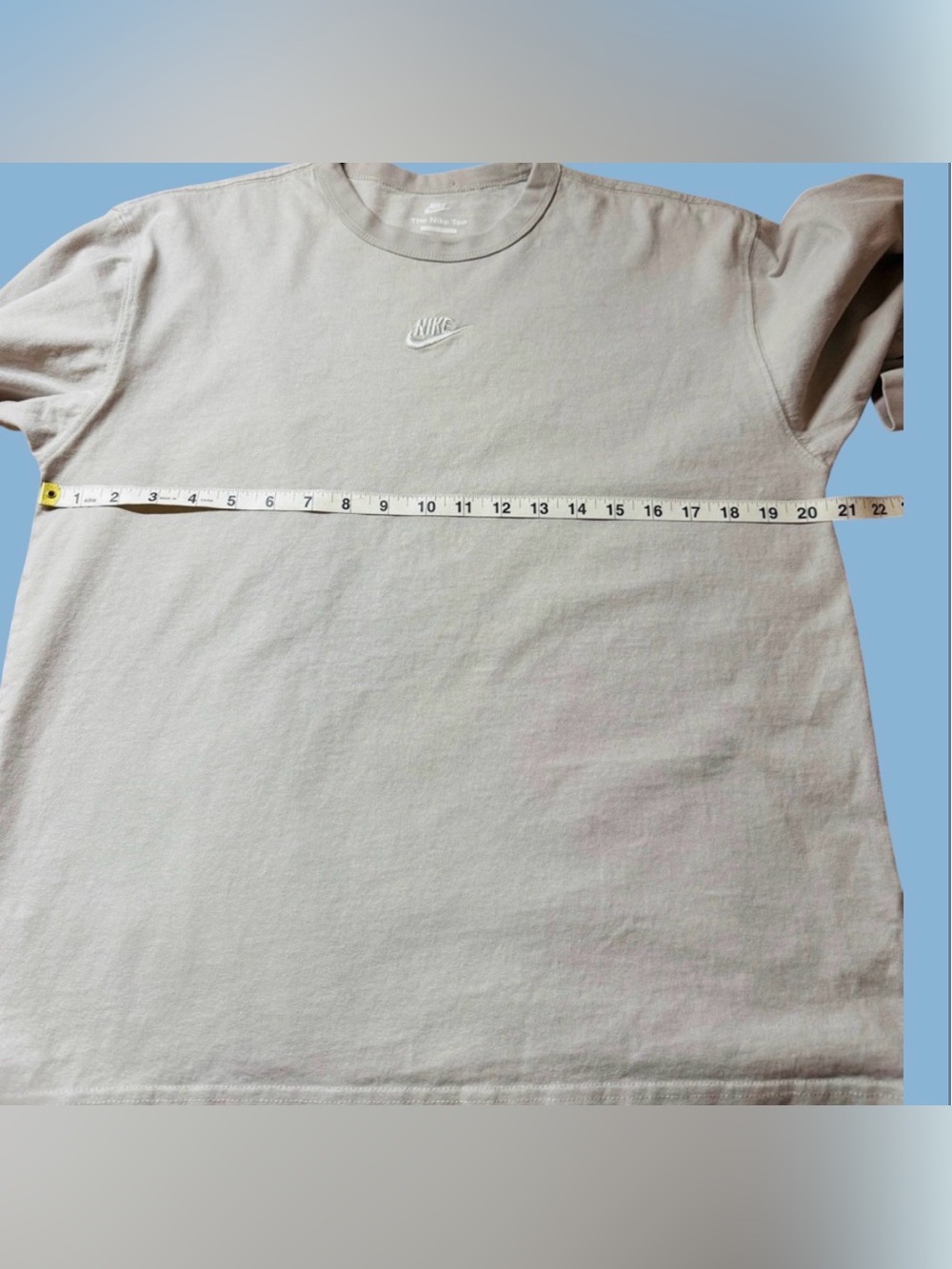 Nike Crewneck Sweatshirt in Light Gray with White Logo (men’s or women’s ). - Picture 4 of 7